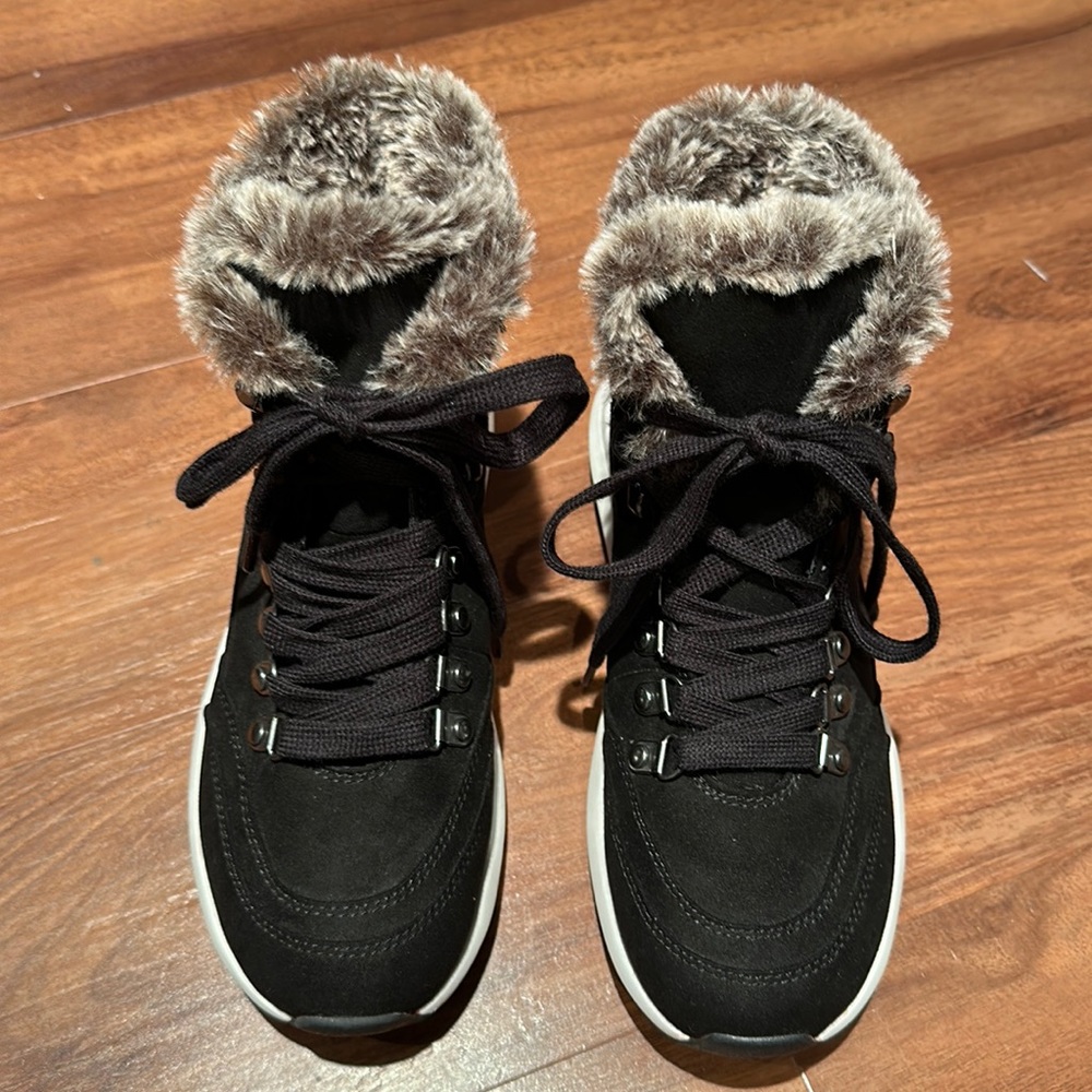 Jennifer Lopez Winter Sneakers for Sale